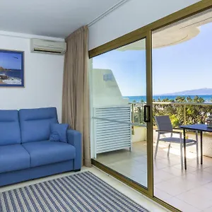 acacias-apartamentos-salou.top-hotels-tarragona.com/